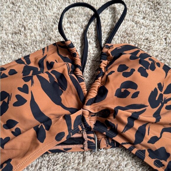 Cupshe Leopard Print one piece cutout Brown & Black Cheeky Swimsuit size Large - Picture 4 of 6
